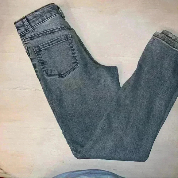 Cat & Jack Super Stretch Embroidered Distressed Girlfriend Jeans size 12 girls - Picture 5 of 11